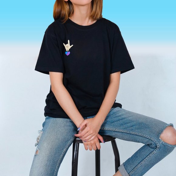 Love You ASL Sign Language Pin 🤟❤️💙💜💛💚 - Picture 6 of 6